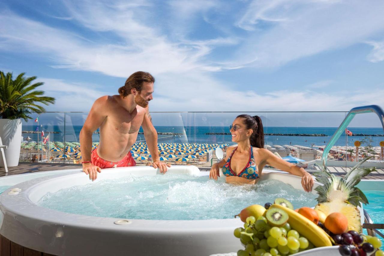 Hotel Nettuno Bellaria-Igea Marina Exterior photo